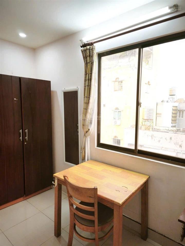 Cho thuê phòng 20m2 cao cấp cmt8, q.3 (giá 3,5tr/tháng). 0989 023 *** (cô nga chủ)