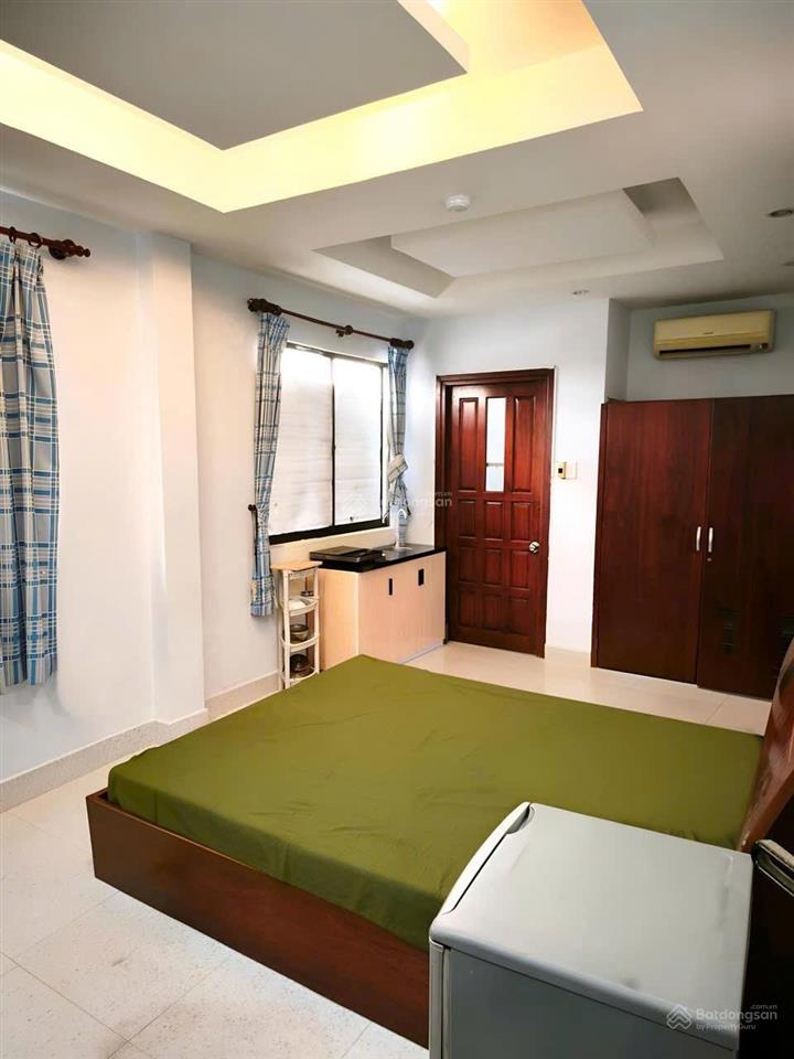 Cho thuê phòng 20m2 cao cấp cmt8, q.3 (giá 3,5tr/tháng). 0989 023 *** (cô nga chủ)