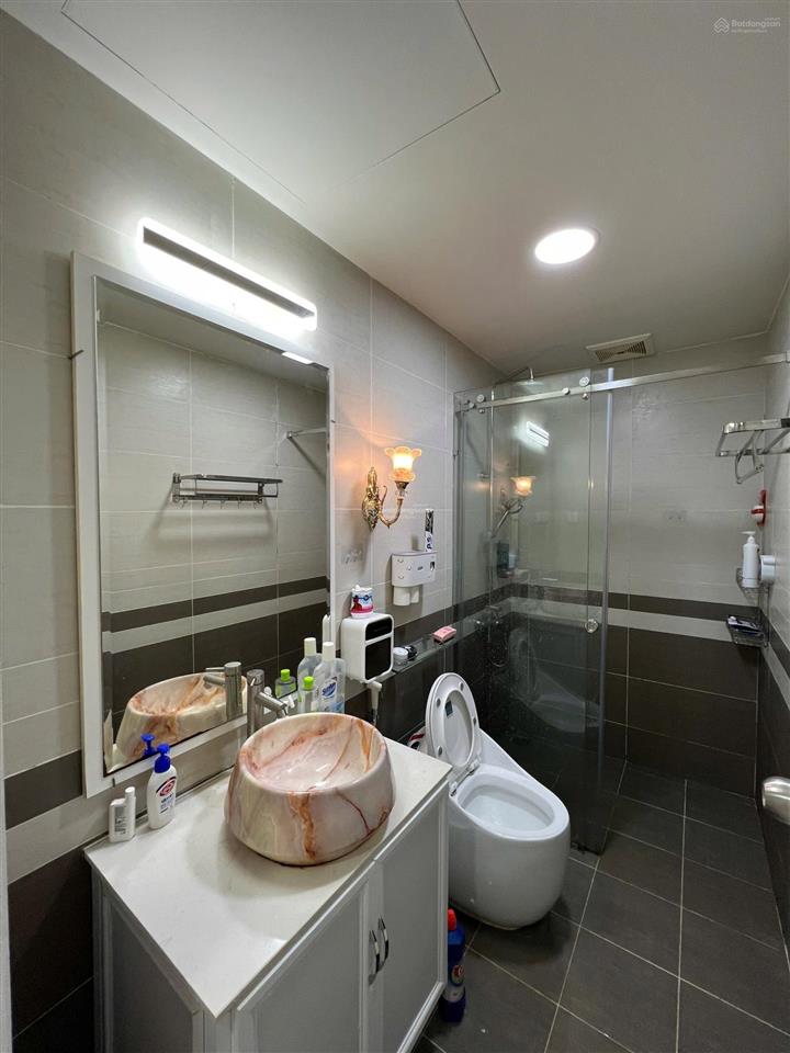 Cần bán căn hộ giá tốt 2,8 tỷ, 2pn, 1tl, căn hộ full nội thất đẹp khu đã ra sổ 70%
