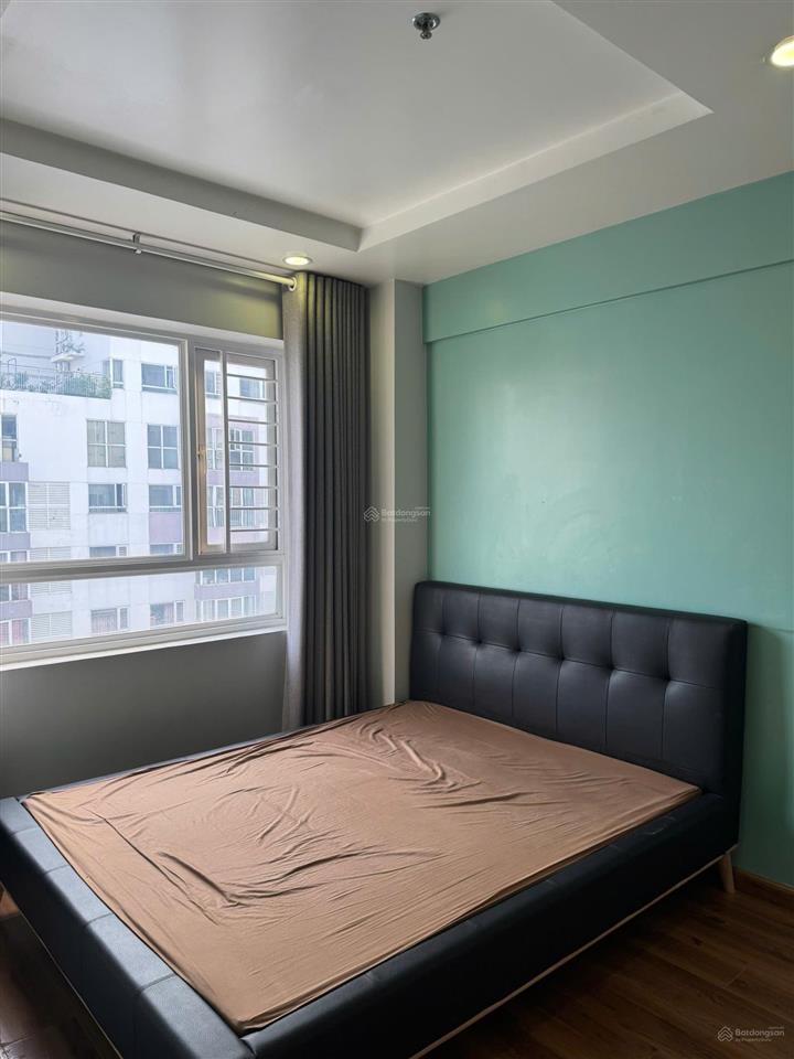 Bán căn hộ hưng phát 1 lê văn lương, diện tích 90m2, có sân vườn, view đông, giá 3,45 tỷ