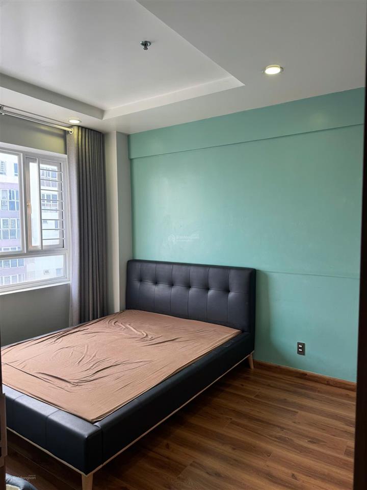 Bán căn hộ hưng phát 1 lê văn lương, diện tích 90m2, có sân vườn, view đông, giá 3,45 tỷ