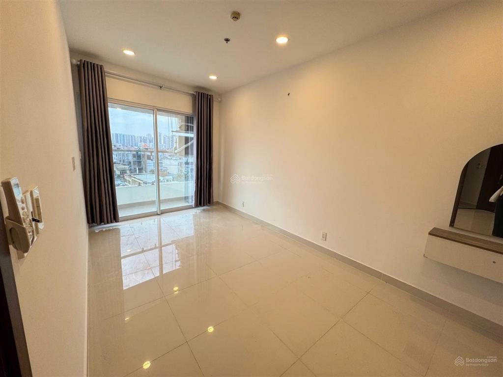 Bán căn hộ officetel  tulip tower tầng 5 có máy lạnh, bếp, tủ lạnh, máy giặt, tủ kệ dính tường