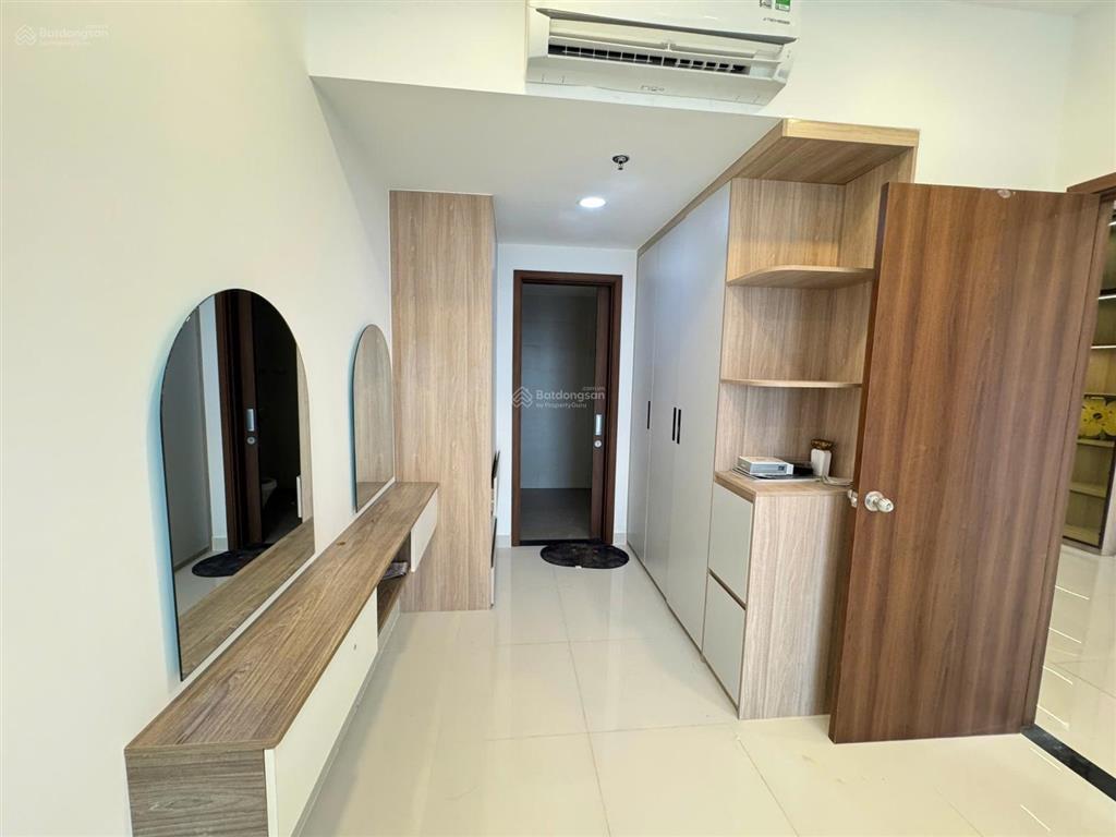 Bán căn hộ officetel  tulip tower tầng 5 có máy lạnh, bếp, tủ lạnh, máy giặt, tủ kệ dính tường