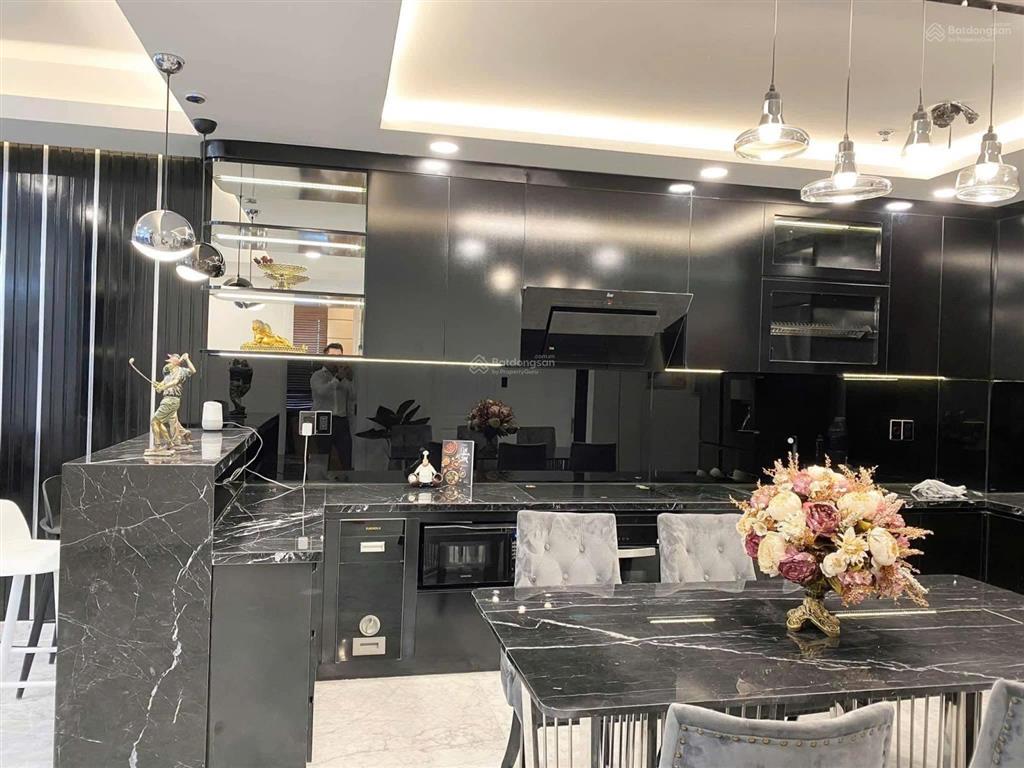 Bán căn hộ 125m2, 3pn, 2wc tại sunrise city thiết kế hiện đại, giá tốt
