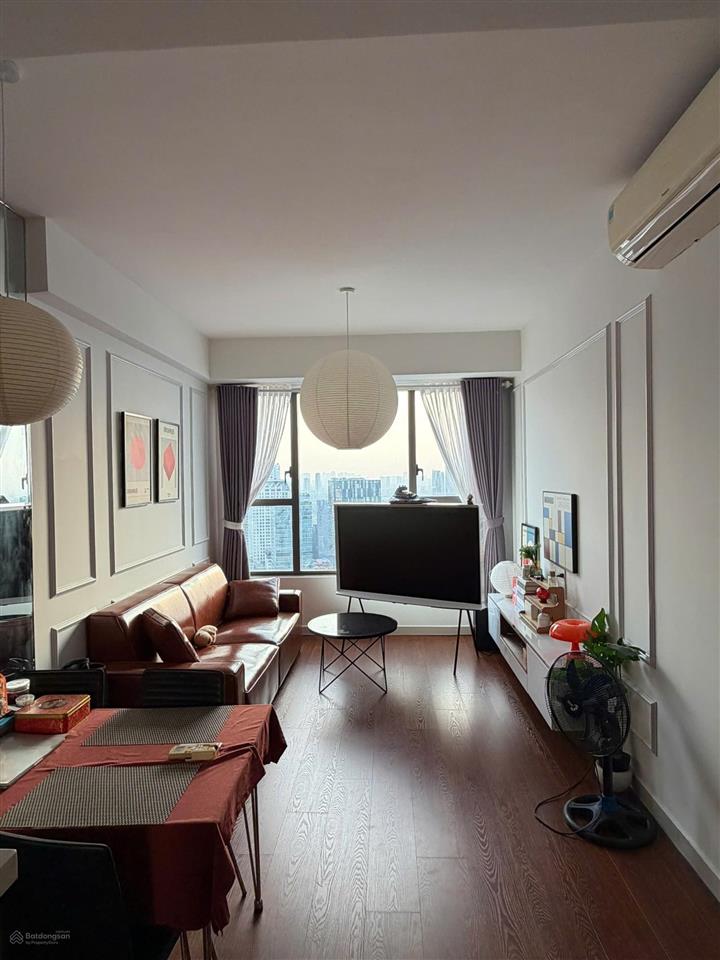 Cần bán căn 2pn rivergate  lầu cao, view pháo hoa đầy đủ nội thất