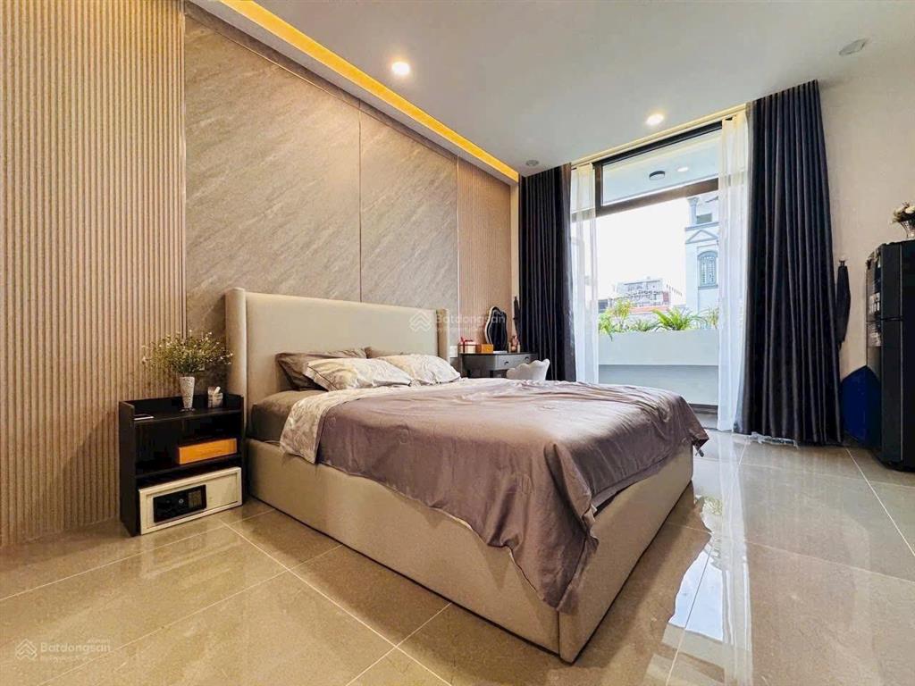 Bán gấp căn hộ sunrise city south 3pn 129m2 giá 9.7 tỷ
