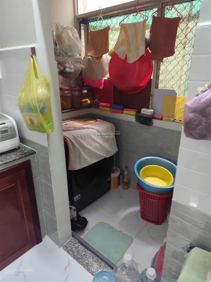 Chính chủ bán chung cư 212 quận 4 giá chỉ 2,2 tỷ