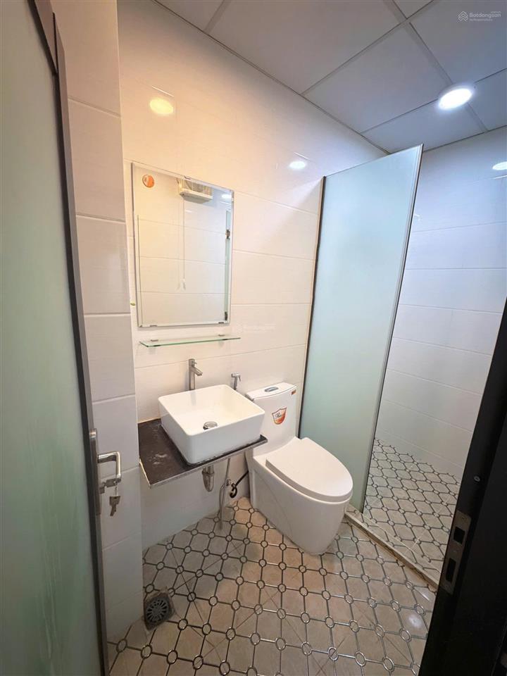 Cho thuê phòng full nội thất chỉ xách vali vào ở tại cách mạng tháng 8, phường bàn cờ