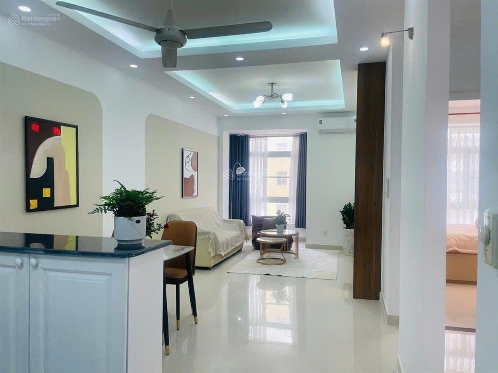 Cho thuê căn hộ 2pn view sông sky garden 3, quận 7