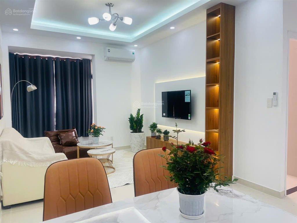 Cho thuê căn hộ 2pn view sông sky garden 3, quận 7