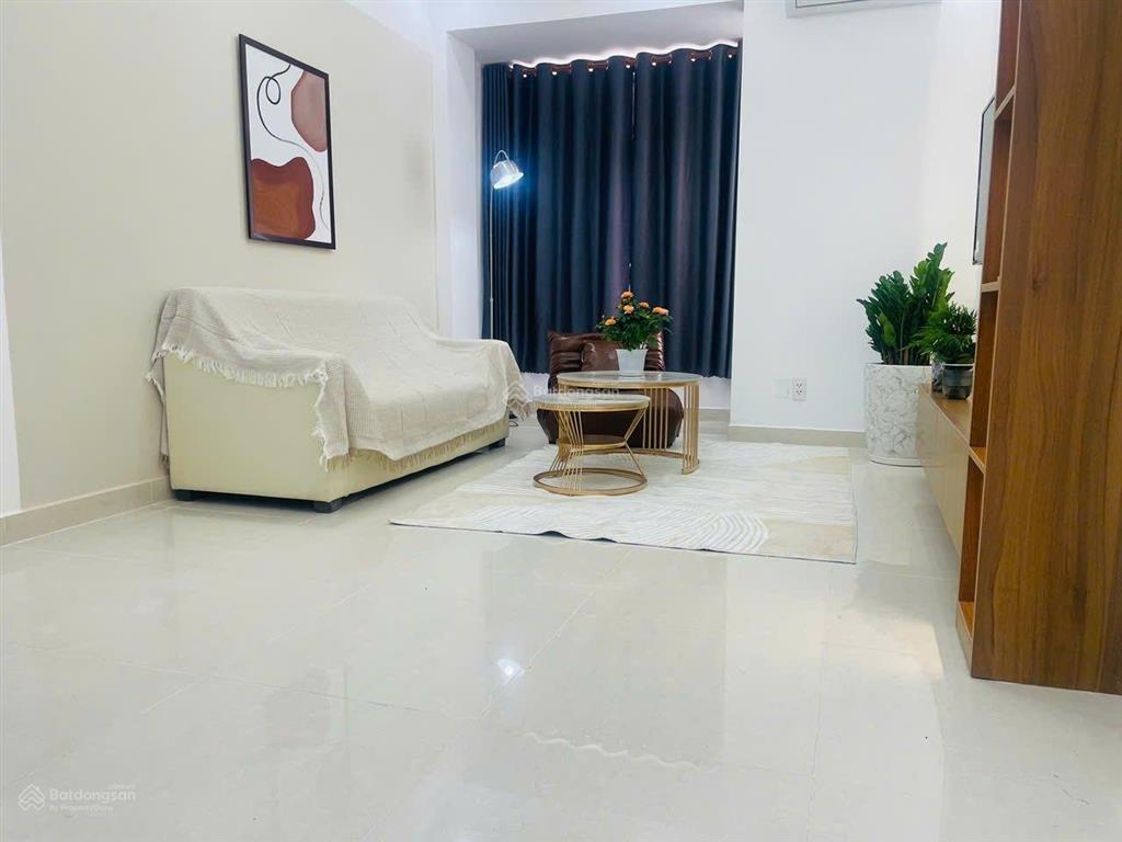 Cho thuê căn hộ 2pn view sông sky garden 3, quận 7
