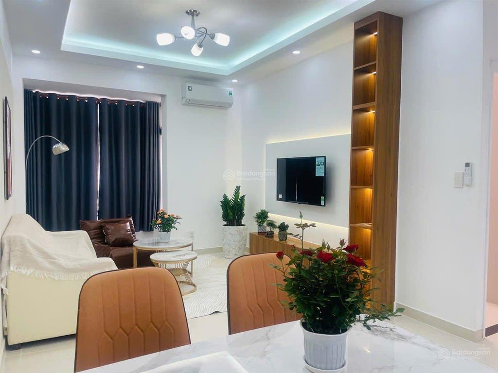 Cho thuê căn hộ 2pn view sông sky garden 3, quận 7