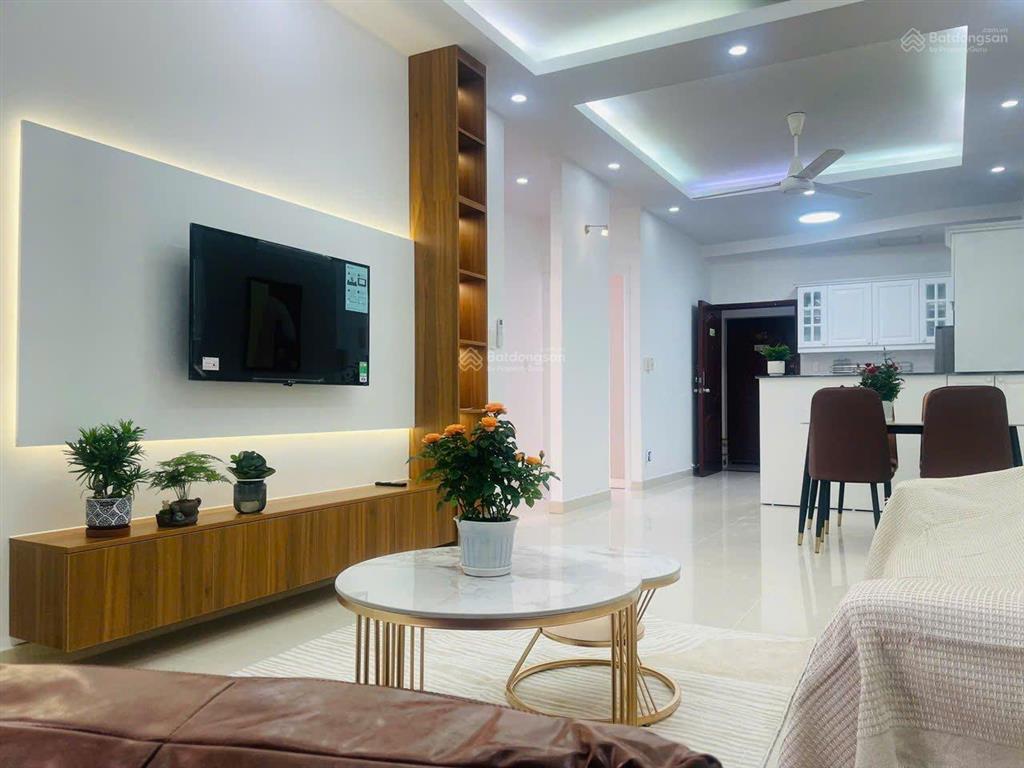 Cho thuê căn hộ 2pn view sông sky garden 3, quận 7
