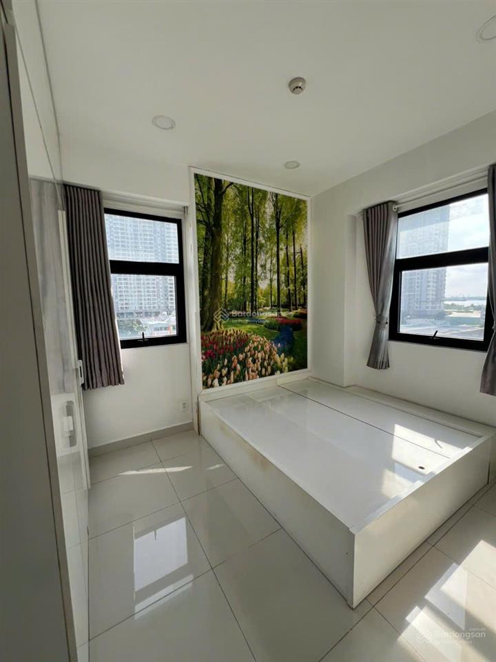 Căn hộ hoàng quốc việt 70m2 (2pn) giá 3,3 tỉ (có sổ hồng lâu dài)