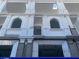 Cần bán nhà phố mặt tiền phú định 1 trệt 3 lầu chỉ 6,380 tỷ. quý 2/2026 nhận nhà sổ riêng từng căn.