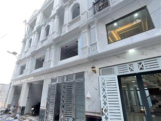 Gấp bán nhà phố hoàn thiện sẵn mt phú định chỉ 6,380 tỷ. sổ hồng sẵn   0902 470 ***