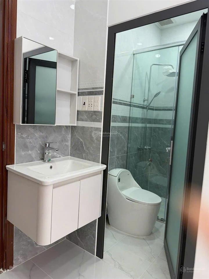 Gấp bán nhà phố hoàn thiện sẵn mt phú định chỉ 6,380 tỷ. sổ hồng sẵn   0902 470 ***