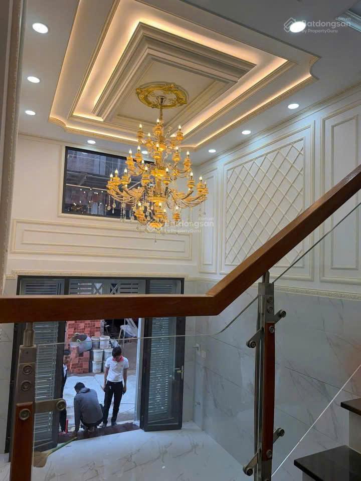 Bán nhà phố phú định 1 trệt 3 lầu chỉ 6,4 tỷ hoàn thiện nội thất