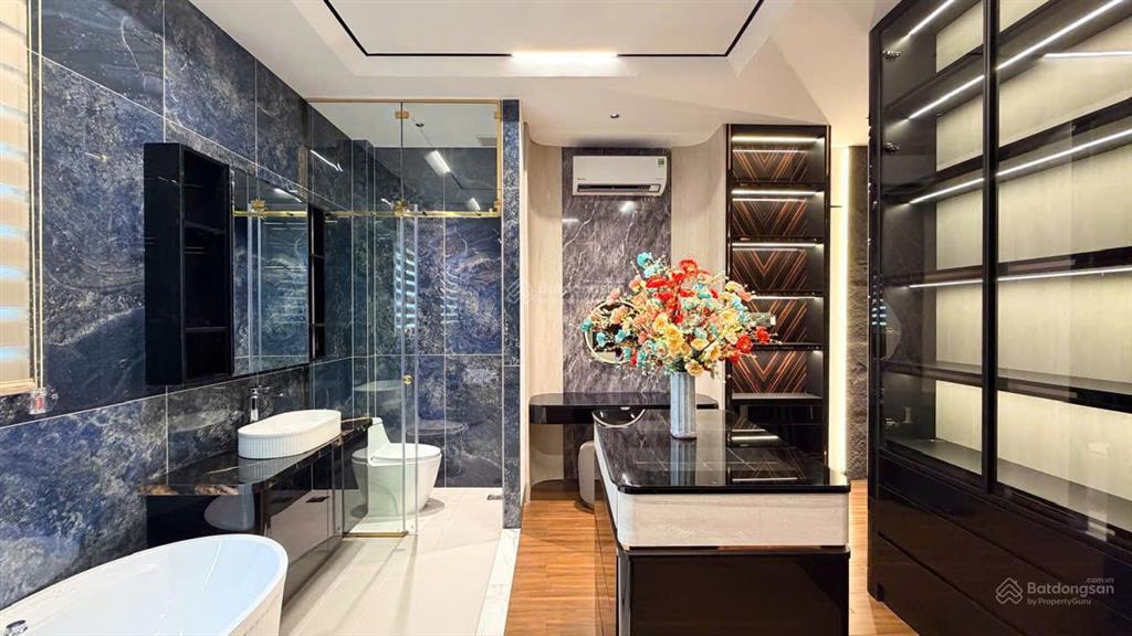 Nhà đẹp gần quận 7  căn hiếm có, full nội thất, có thang máy | căn vip