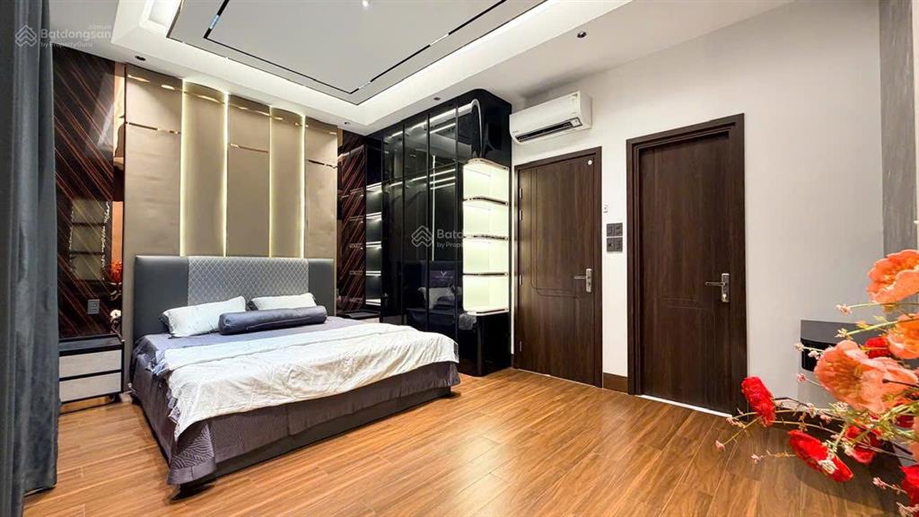 Nhà đẹp gần quận 7  căn hiếm có, full nội thất, có thang máy | căn vip