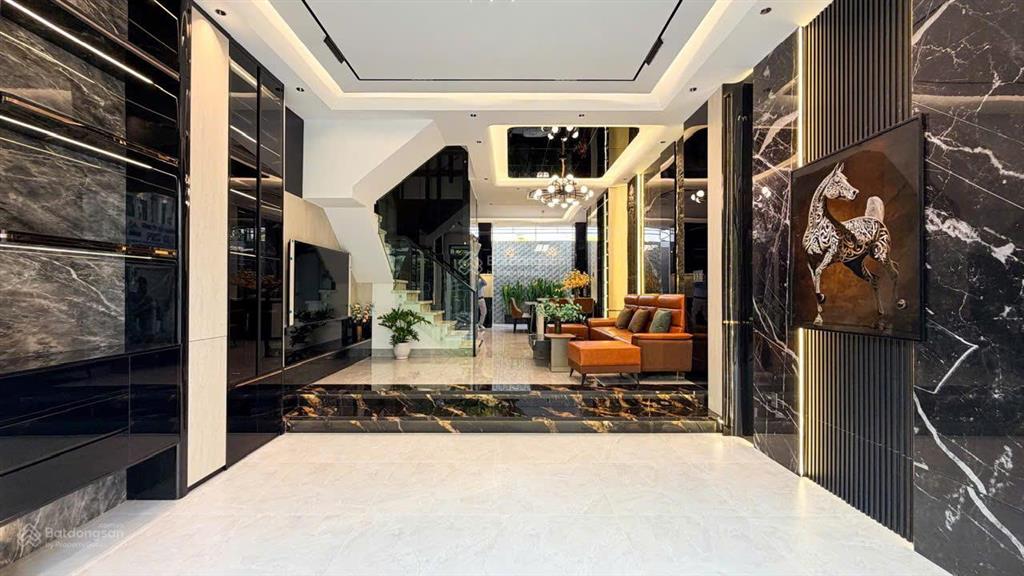 Nhà đẹp gần quận 7  căn hiếm có, full nội thất, có thang máy | căn vip