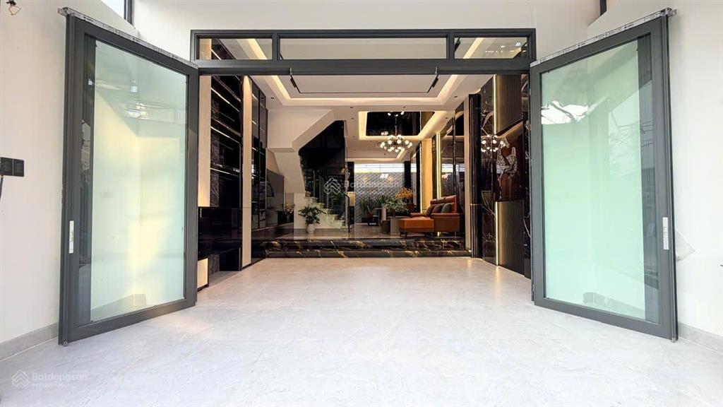 Nhà đẹp gần quận 7  căn hiếm có, full nội thất, có thang máy | căn vip