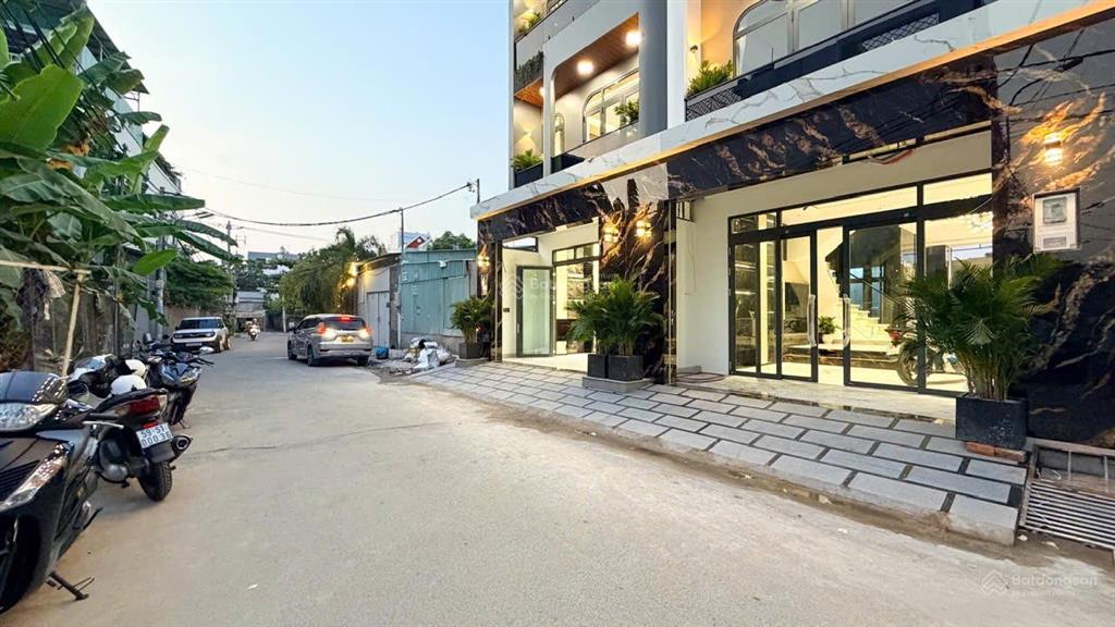 Nhà đẹp gần quận 7  căn hiếm có, full nội thất, có thang máy | căn vip