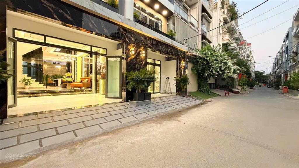 Nhà đẹp gần quận 7  căn hiếm có, full nội thất, có thang máy | căn vip