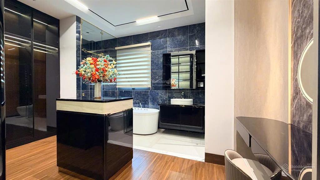 Nhà đẹp gần quận 7  căn hiếm có, full nội thất, có thang máy | căn vip