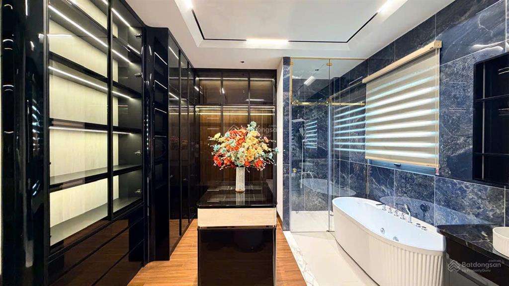 Nhà đẹp gần quận 7  căn hiếm có, full nội thất, có thang máy | căn vip