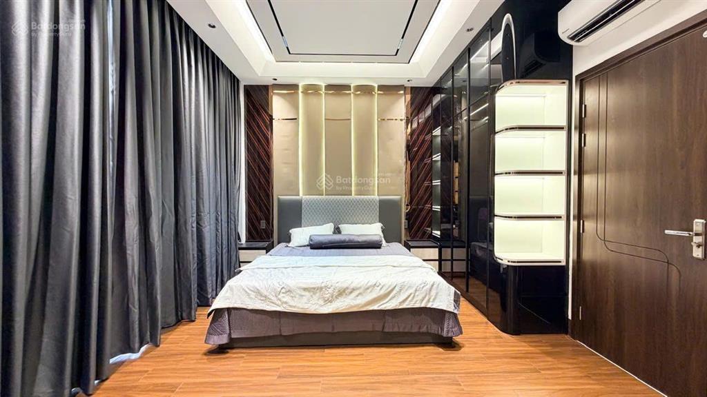 Nhà đẹp gần quận 7  căn hiếm có, full nội thất, có thang máy | căn vip