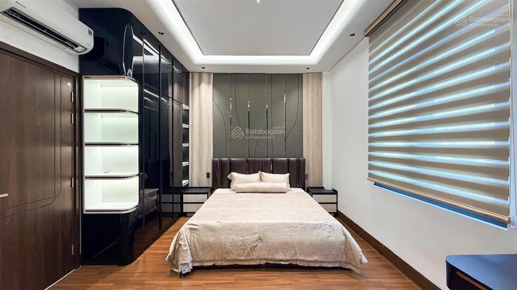Nhà đẹp gần quận 7  căn hiếm có, full nội thất, có thang máy | căn vip