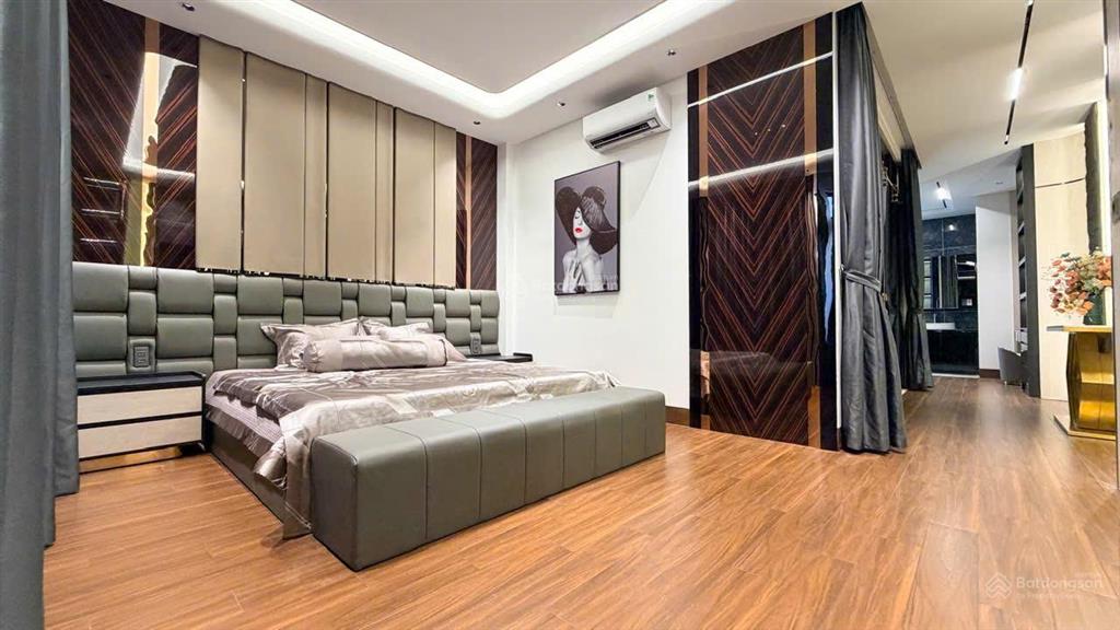 Nhà đẹp gần quận 7  căn hiếm có, full nội thất, có thang máy | căn vip