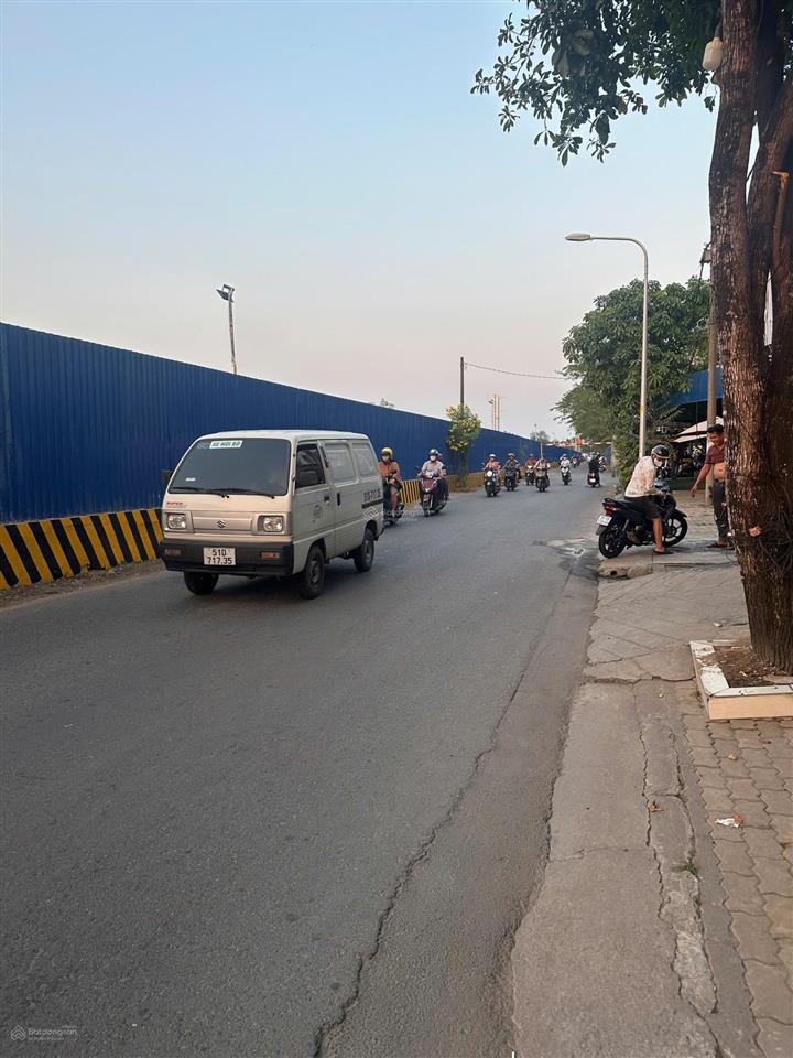 Bán đất kdc phú mỹ chợ lớn đường 20m giáp belleza 4 x 21,5m giá 11.8 tỷ.  0917 174 *** nhi