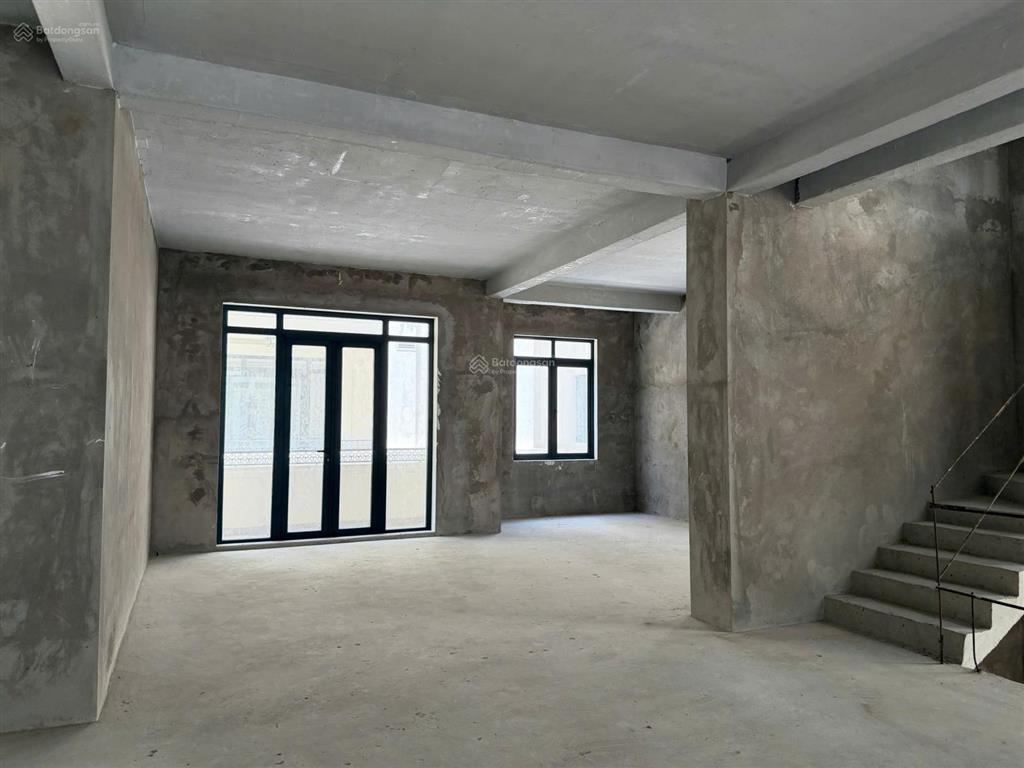 Bán biệt thự vinhomes ba son quận 1  225m có hầm  giá đầu tư 240 tỷ