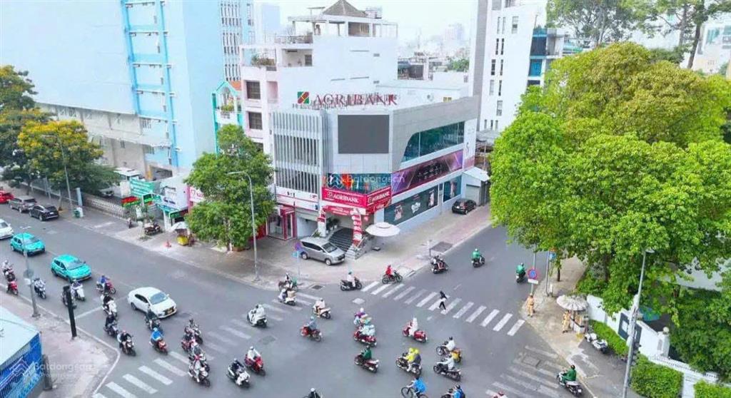 Bán tòa nhà mặt tiền 112 trần quốc thảo, quận 3. dòng tiền agribank 415 triệu/tháng