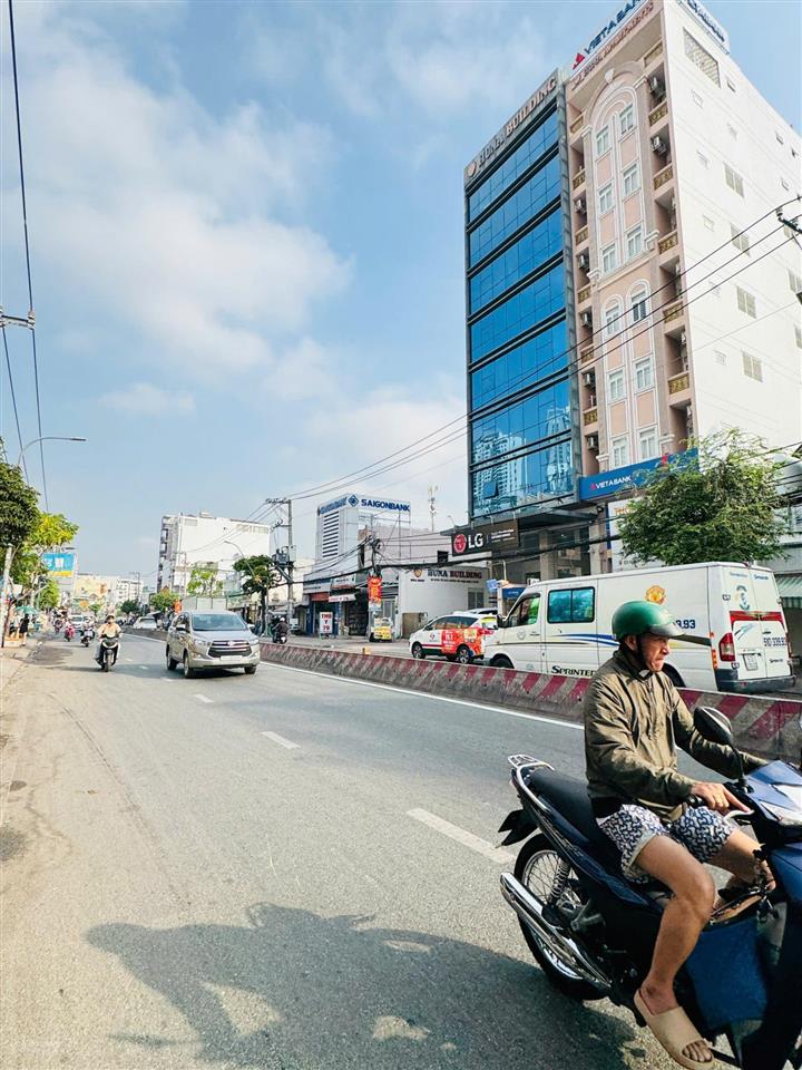 Bán nhà mt huỳnh tấn phát, quận 7 (sổ hồng 10x40m) xây dựng cao tầng