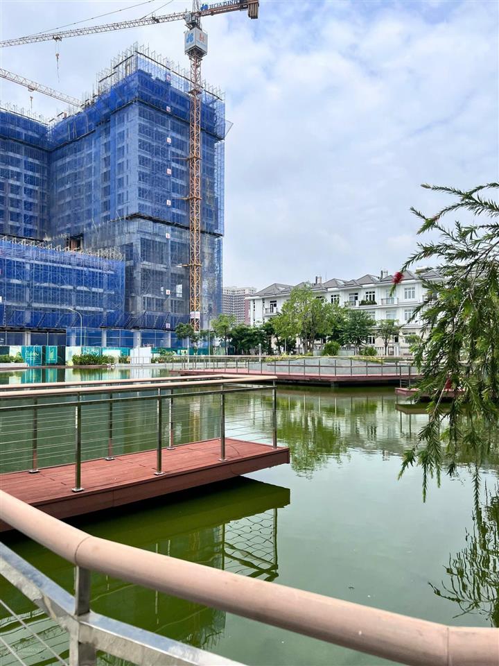 Bán biệt thự green star ngay nguyễn lương bằng (quận 7 cũ), giá 18 tỷ/căn.