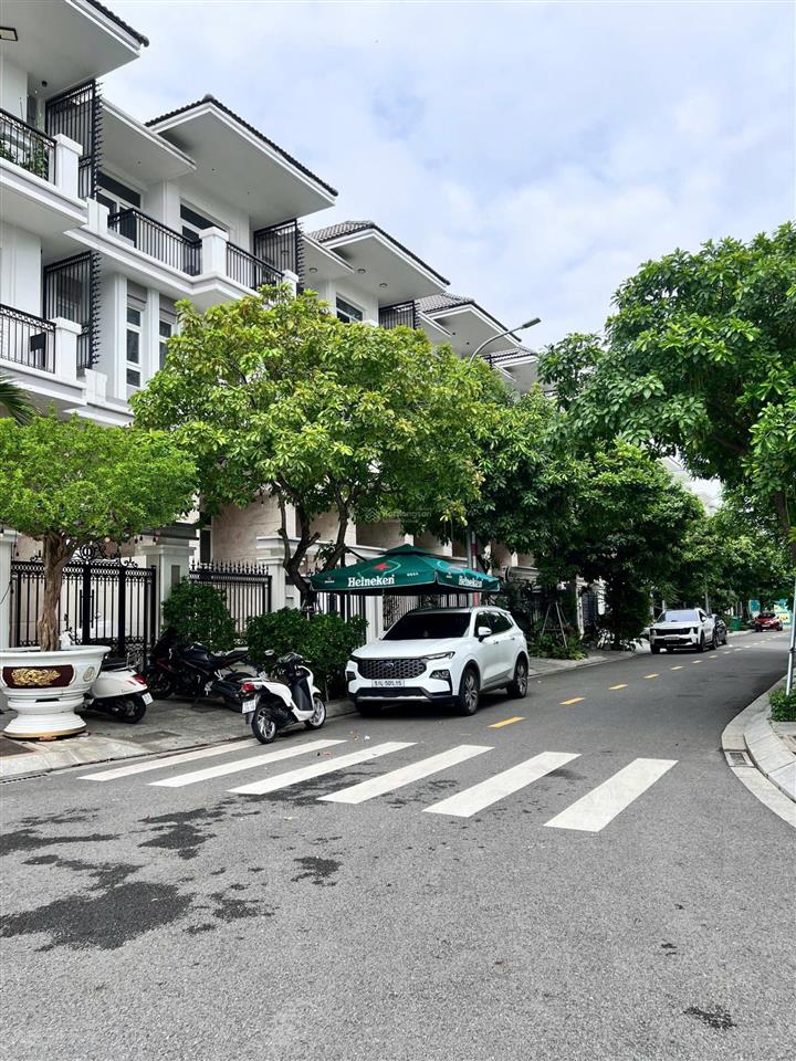 Bán biệt thự green star ngay nguyễn lương bằng (quận 7 cũ), giá 18 tỷ/căn.
