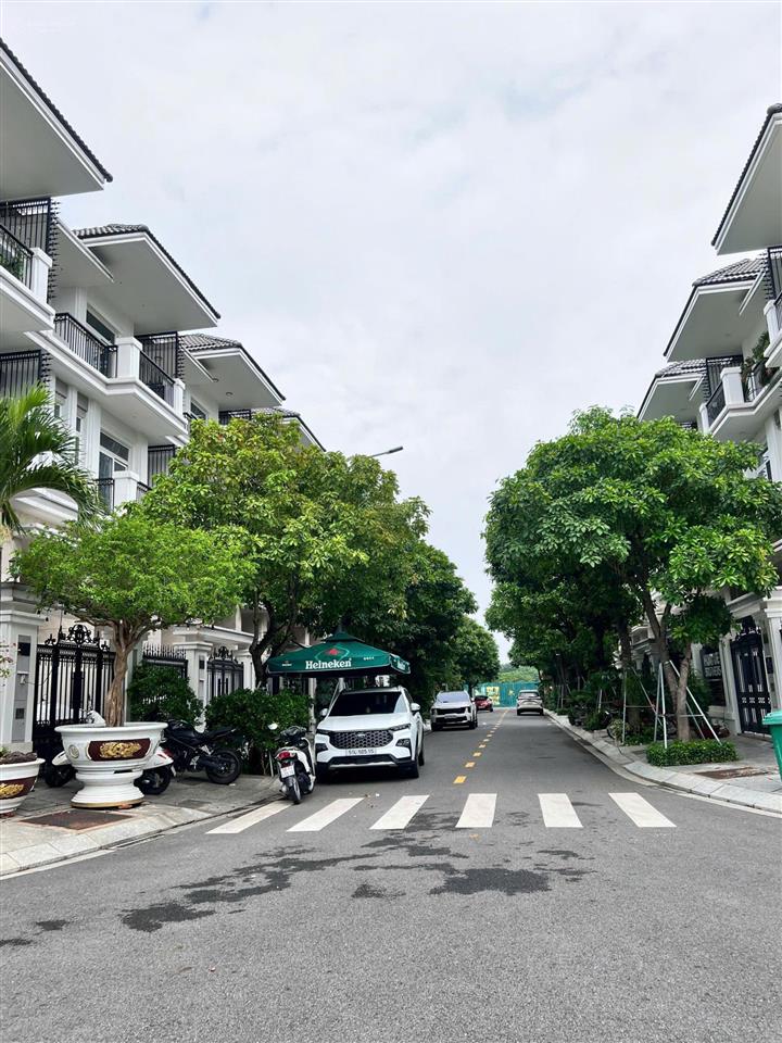 Bán biệt thự green star ngay nguyễn lương bằng (quận 7 cũ), giá 18 tỷ/căn.