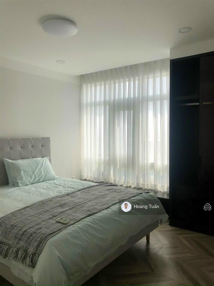 Bán gấp căn penthouse sky garden 3. dt 272m2 lầu 15 giá 9.750 tỷ  0912 976 ***
