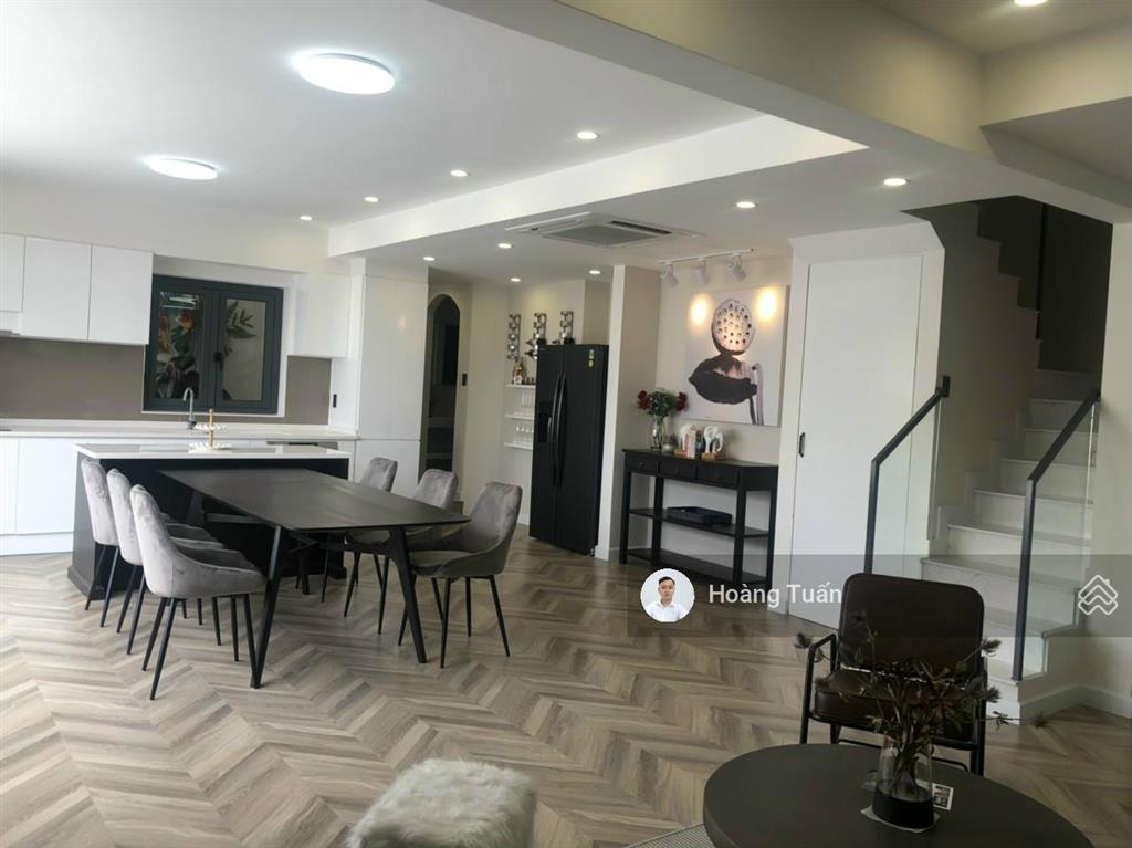 Bán gấp căn penthouse sky garden 3. dt 272m2 lầu 15 giá 9.750 tỷ  0912 976 ***