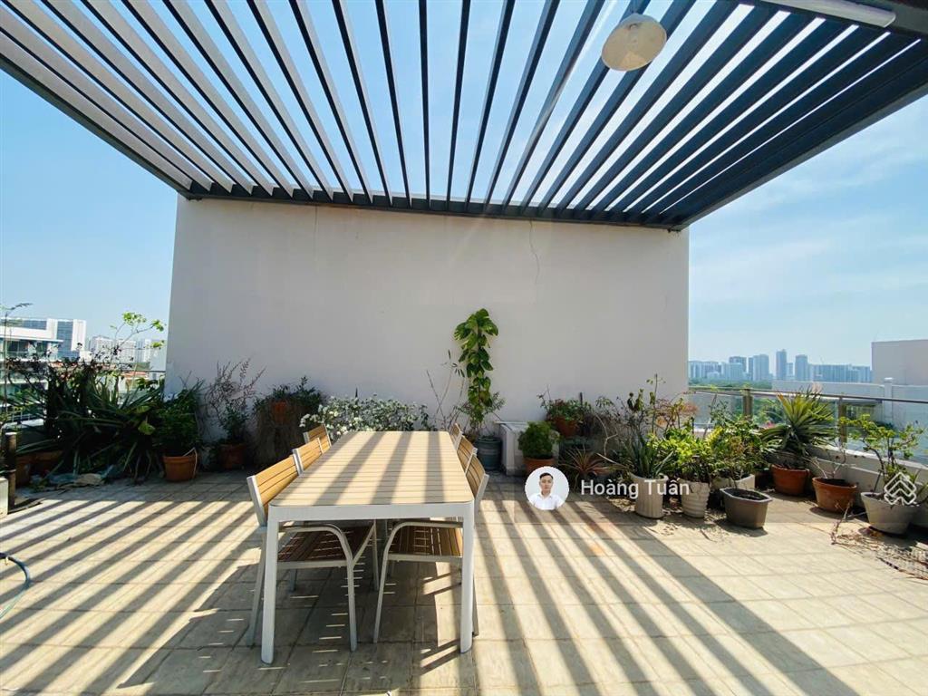 Cần bán căn top house hàng hiếm phú mỹ hưng, dt 121m2 + 121m sân vườn, giá 10,2 tỷ.  0912 976 ***