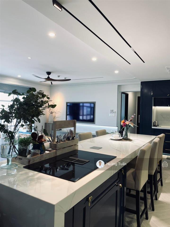 Bán căn hộ happy valley diện tích 135m2, 3pn full nội thất giá 11,5 tỷ  0912 976 *** em tuấn