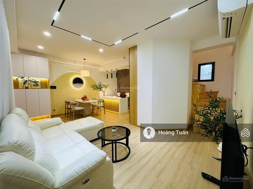 Bán scenic valley 2 dt 155m2 4pn 3wc full nội thất cao cấp như hình giá 9,5 tỷ.  0912 976 ***