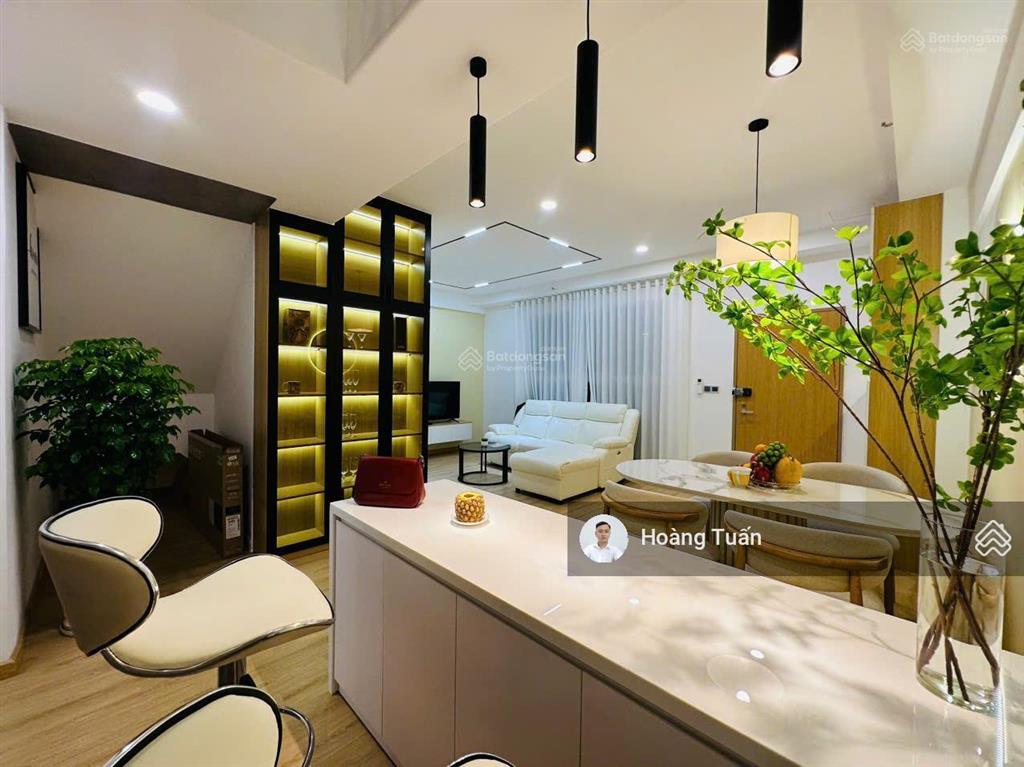 Bán scenic valley 2 dt 155m2 4pn 3wc full nội thất cao cấp như hình giá 9,5 tỷ.  0912 976 ***