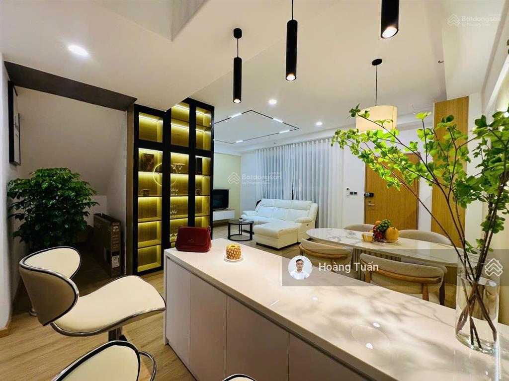 Bán scenic valley dt 155m2 4pn 3wc full nội thất cao cấp như hình giá 9,5 tỷ.  0912 976 ***