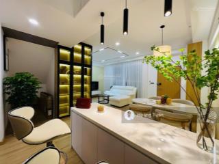 Bán scenic valley dt 155m2 4pn 3wc full nội thất cao cấp như hình giá 9,5 tỷ.  0912 976 ***