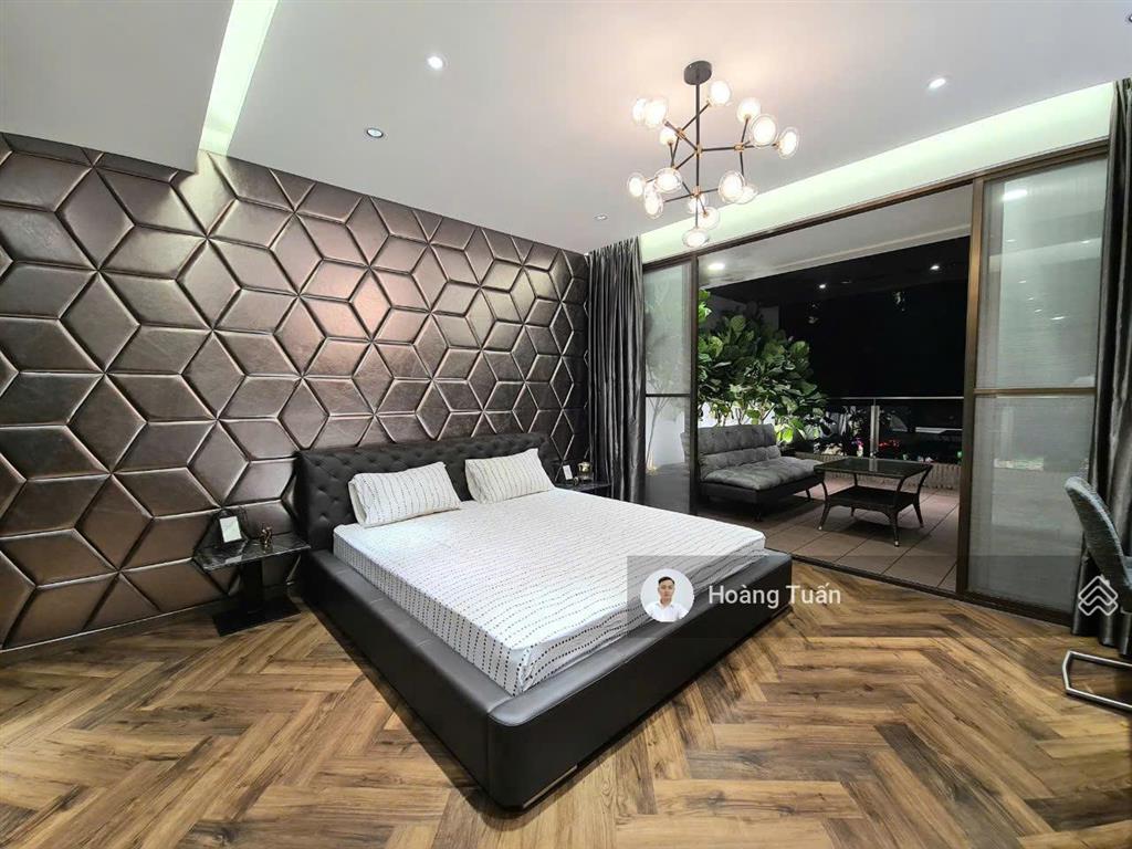 Bán căn hộ midtown dt 131m², 3 phòng ngủ. giá 11,5 tỷ, thông tin   0912 976 ***