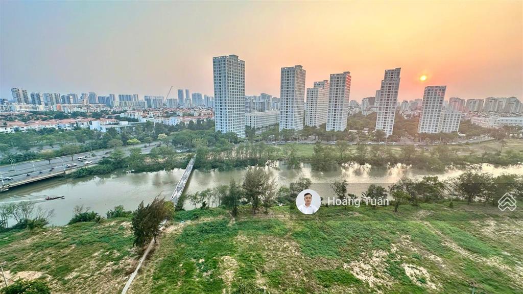 Bán căn hộ scenic valley 1, dt 133m2, 3pn, 3wc nội thất cao cấp giá 11,5 tỷ  0912 976 ***